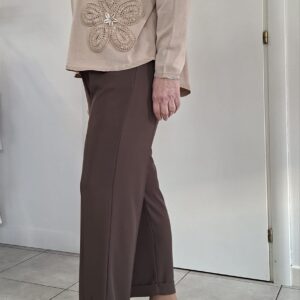 Pantalone a sigaretta con elastico e risvolto